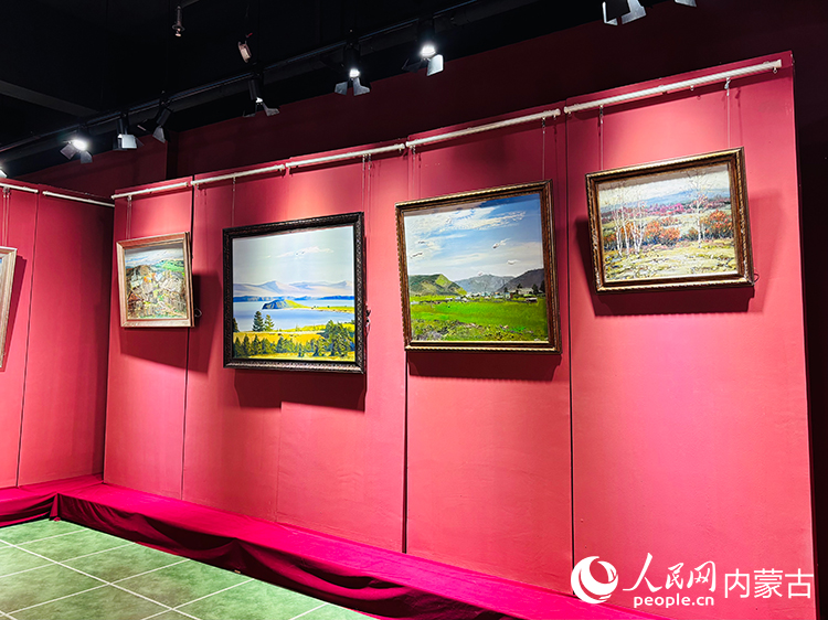 油畫(huà)寫(xiě)生基地中展示的作品。人民網(wǎng)記者 張聿修攝